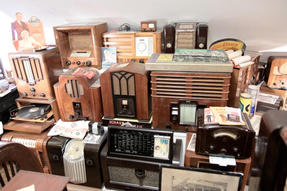 Sammlung alter Radios von Jörg Chowanetz